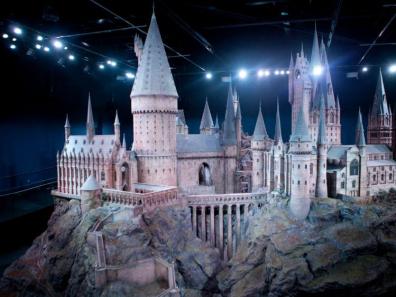 Warner Bros. Studio Tour London - The making of Harry Potter  - Zweinstein