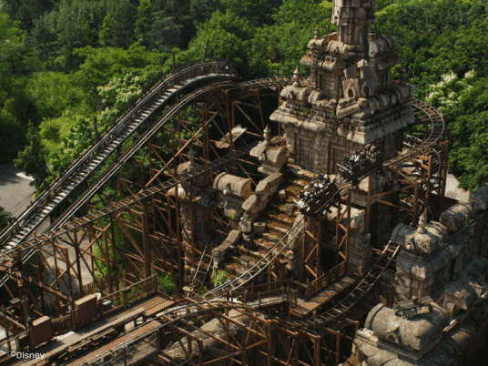 Disneyland Paris - Indiana Jones and the Temple of Peril - achtbaan